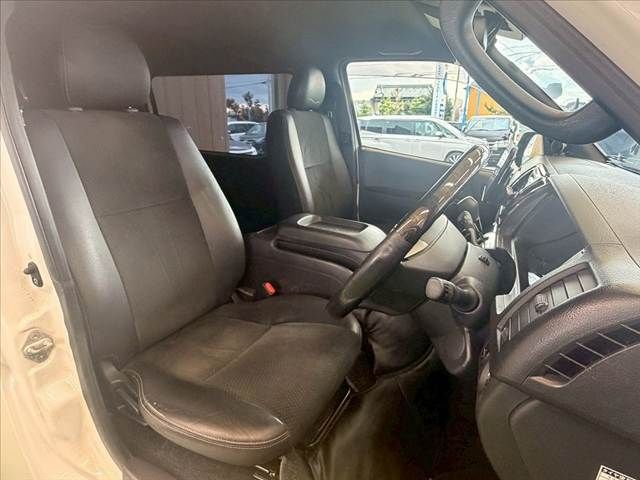 TOYOTA HIACE van 2WD 2018