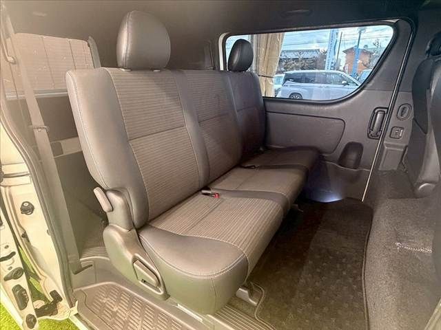 TOYOTA HIACE van 2WD 2018