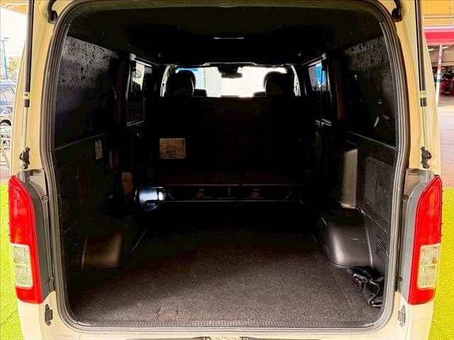 TOYOTA HIACE van 2WD 2018