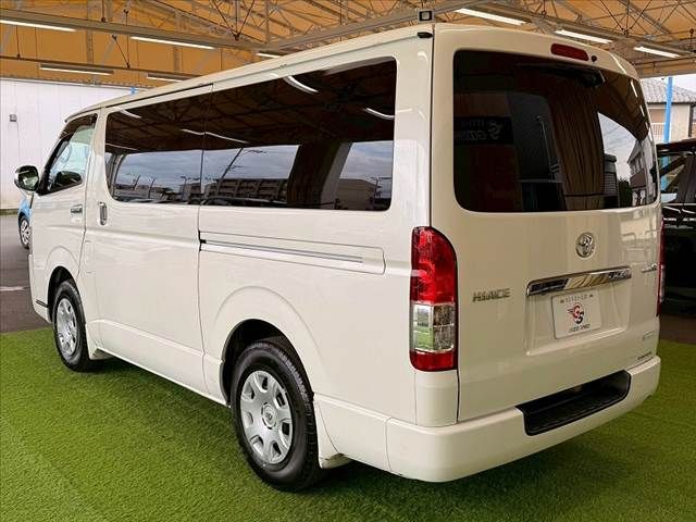 TOYOTA HIACE van 2WD 2018