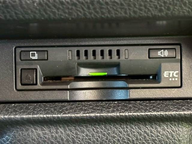 TOYOTA VOXY HYBRID 2016