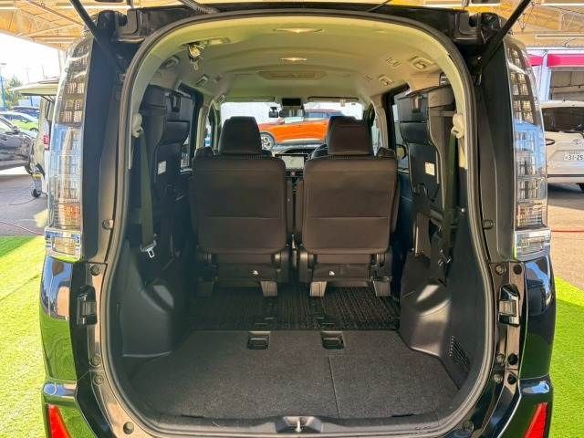 TOYOTA VOXY HYBRID 2016