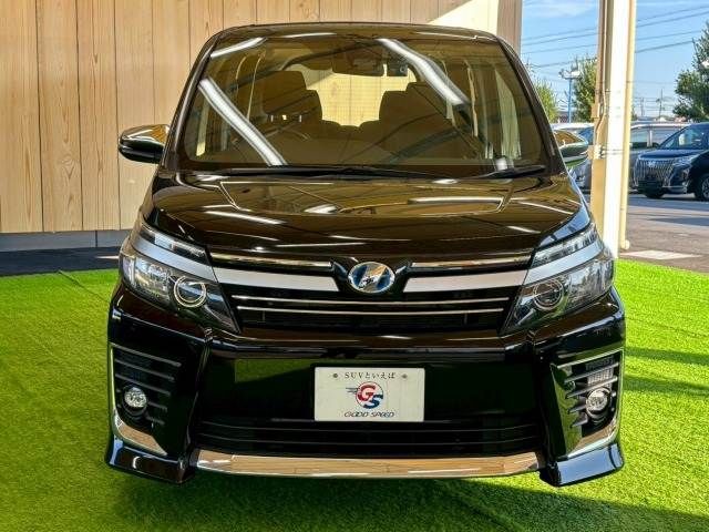 TOYOTA VOXY HYBRID 2016