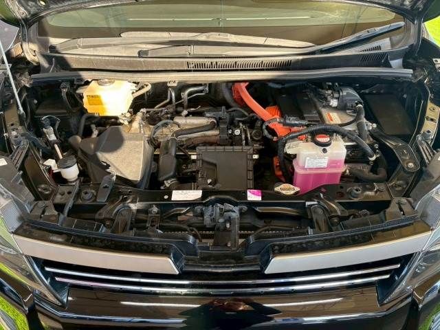 TOYOTA VOXY HYBRID 2016