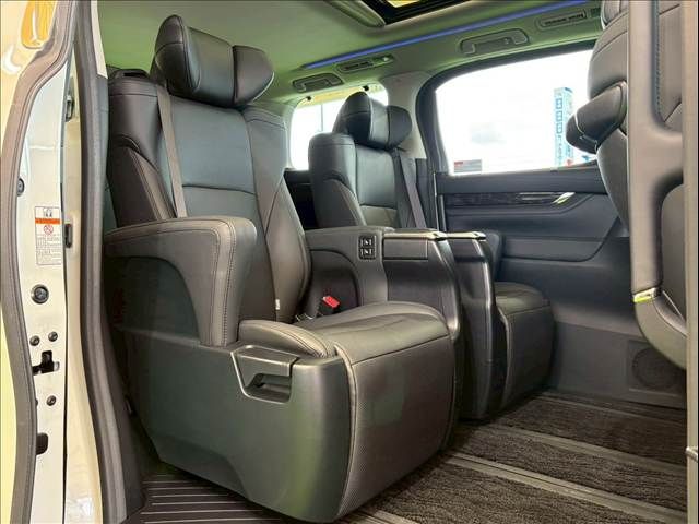 TOYOTA VELLFIRE 2020