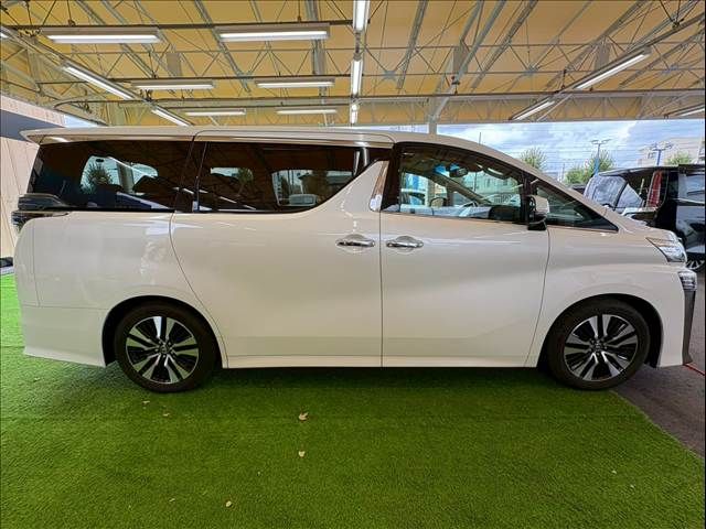 TOYOTA VELLFIRE 2020
