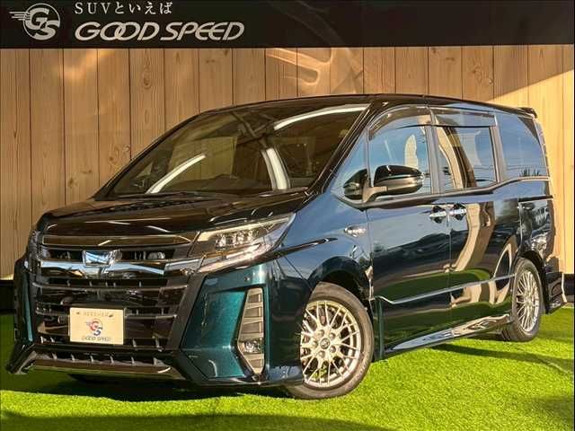 TOYOTA NOAH HYBRID 2018