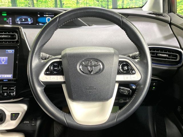 TOYOTA PRIUS 2016