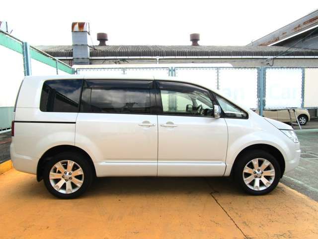 MITSUBISHI DELICA D:5 4WD 2017