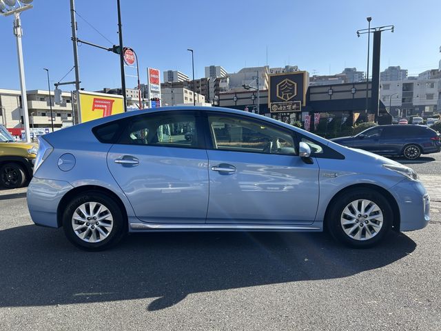 TOYOTA PRIUS PHV 2014