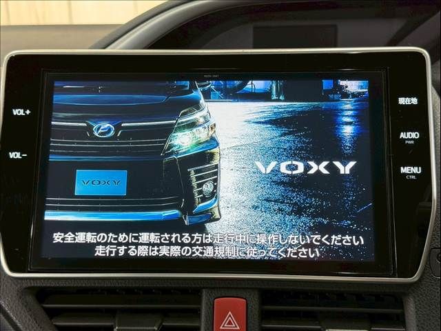 TOYOTA VOXY HYBRID 2017