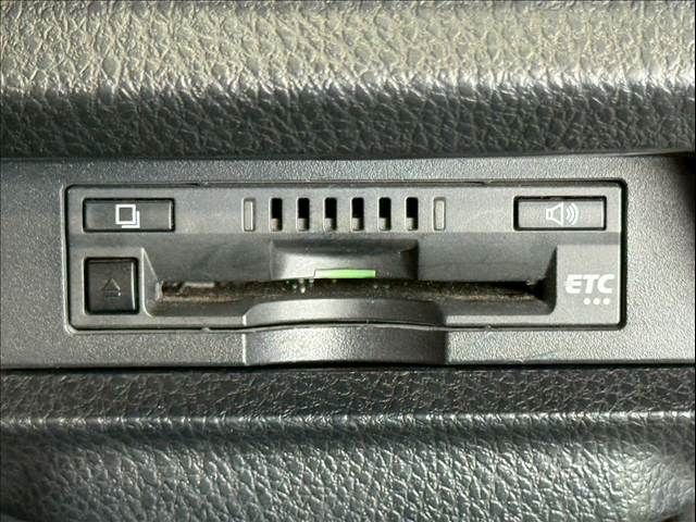 TOYOTA VOXY HYBRID 2017