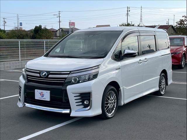 TOYOTA VOXY HYBRID 2017