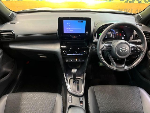 TOYOTA YARIS CROSS HYBRID 2025