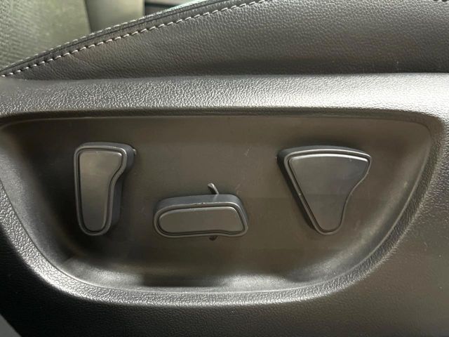 TOYOTA YARIS CROSS HYBRID 2025