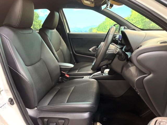 TOYOTA YARIS CROSS HYBRID 2025