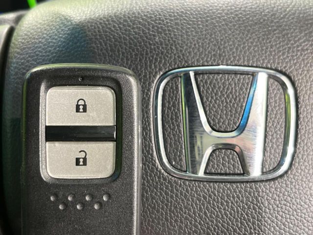HONDA FIT HYBRID 4WD 2016