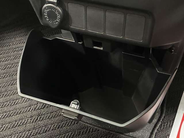 TOYOTA ROOMY 4WD 2023