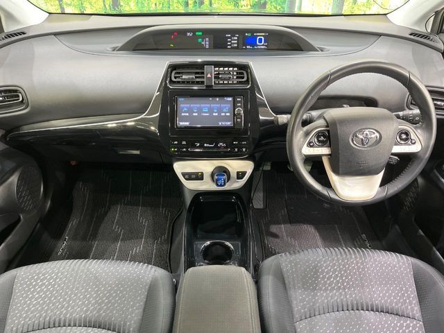 TOYOTA PRIUS 2018