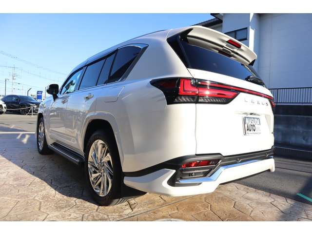 TOYOTA LEXUS LX600 2023