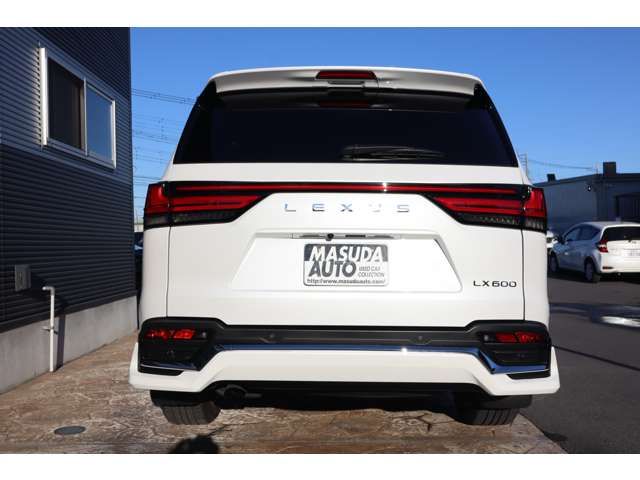 TOYOTA LEXUS LX600 2023