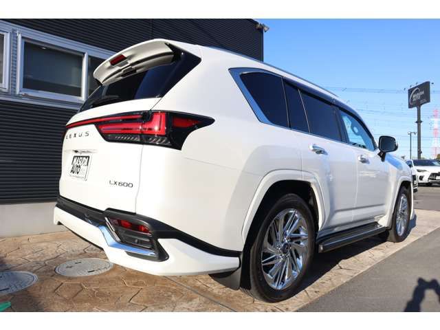 TOYOTA LEXUS LX600 2023