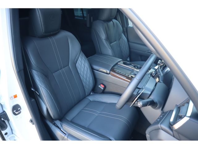 TOYOTA LEXUS LX600 2023