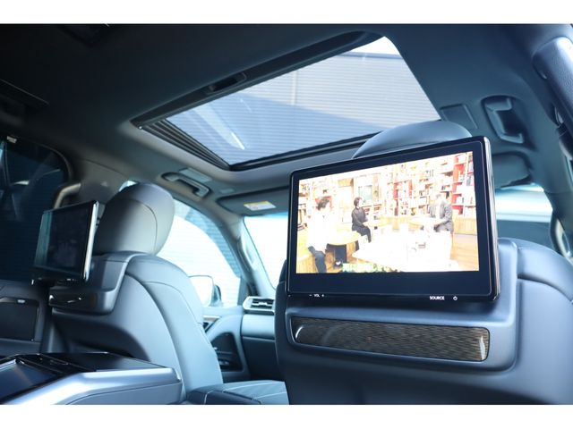 TOYOTA LEXUS LX600 2023