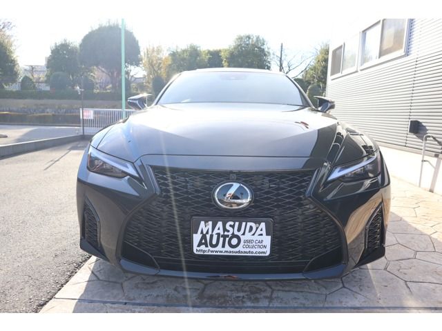 TOYOTA LEXUS IS300h 2024