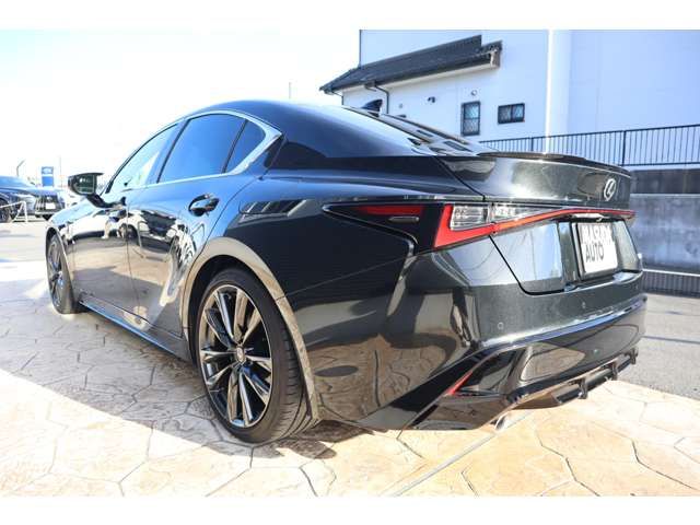 TOYOTA LEXUS IS300h 2024