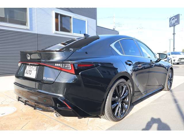 TOYOTA LEXUS IS300h 2024