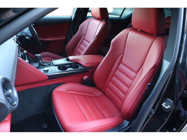 TOYOTA LEXUS IS300h 2024