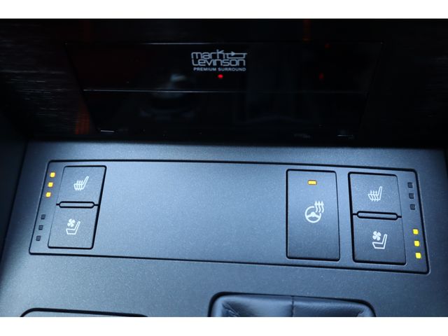 TOYOTA LEXUS IS300h 2024