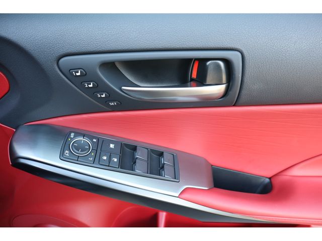 TOYOTA LEXUS IS300h 2024