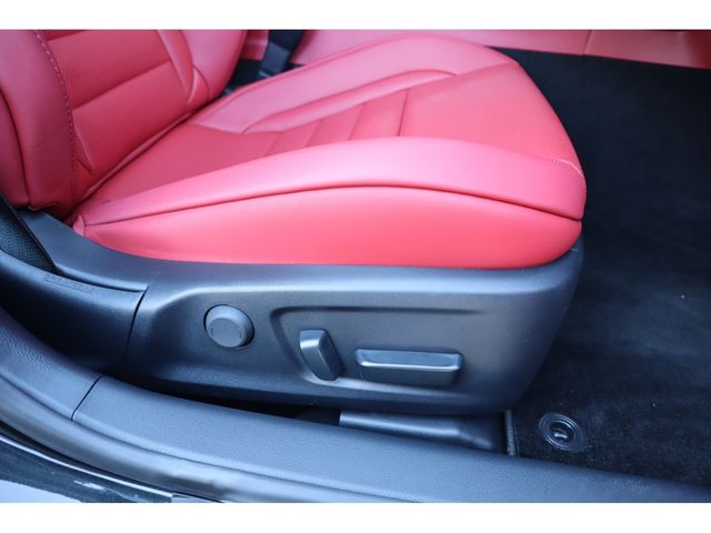 TOYOTA LEXUS IS300h 2024