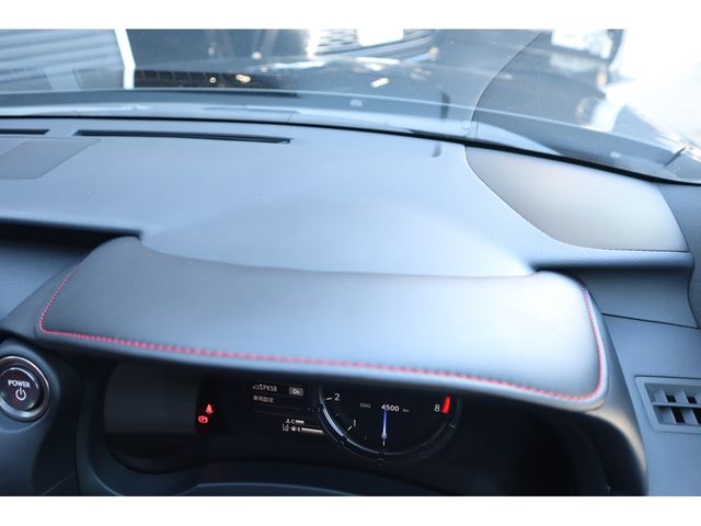 TOYOTA LEXUS IS300h 2024