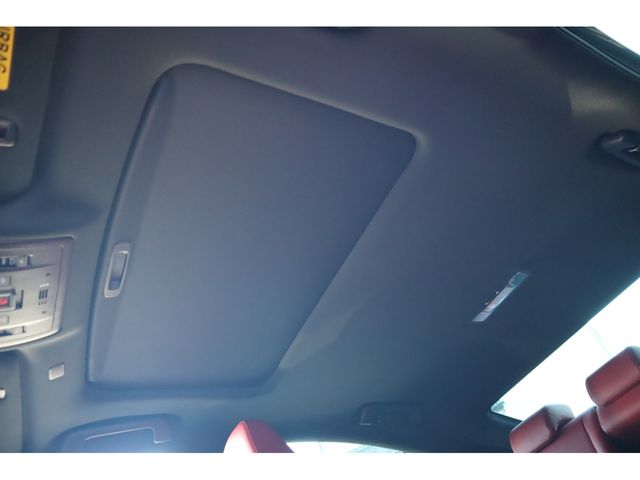 TOYOTA LEXUS IS300h 2024