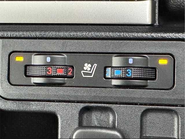 TOYOTA LANDCRUISER PRADO 2023