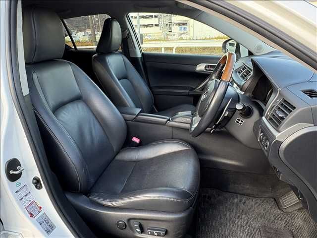 TOYOTA LEXUS CT200h 2012