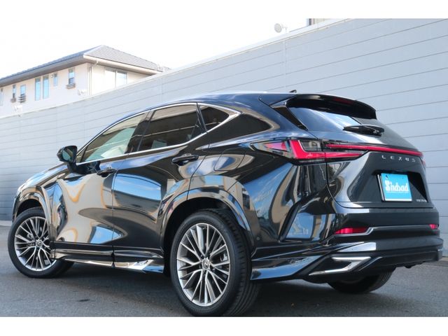TOYOTA LEXUS NX350h 2023