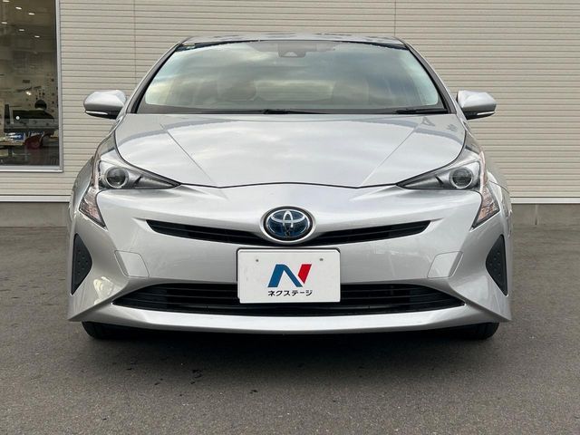 TOYOTA PRIUS 2018