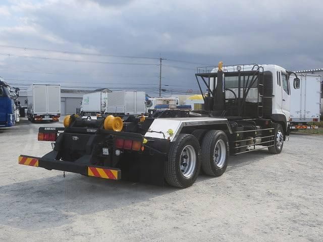 MITSUBISHI FUSOU SUPER GREAT 2011