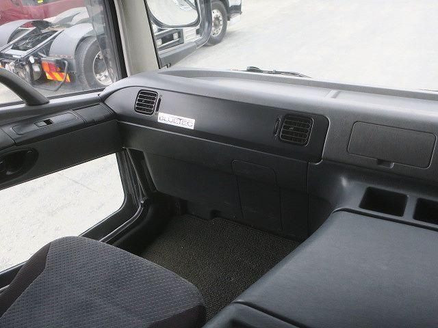 MITSUBISHI FUSOU SUPER GREAT 2011