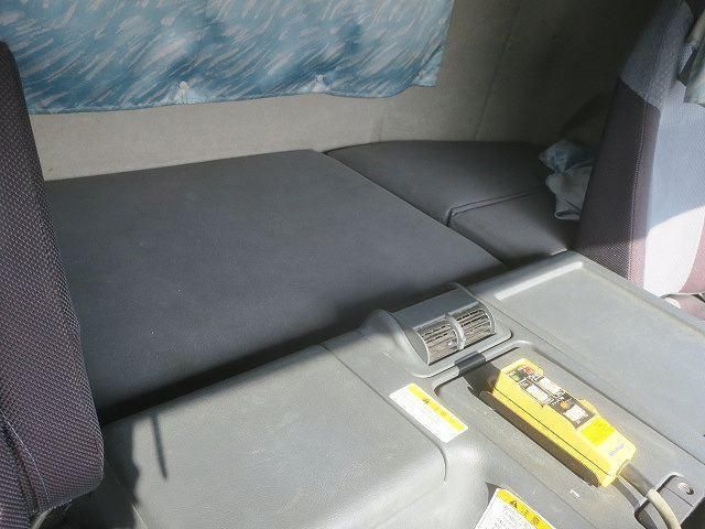 MITSUBISHI FUSOU SUPER GREAT 2011