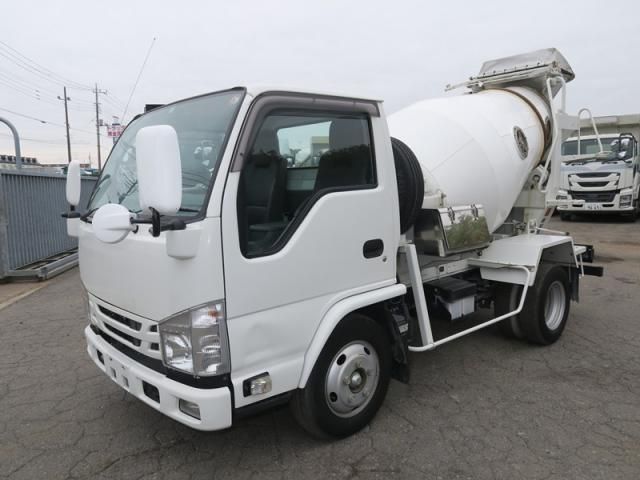 ISUZU ELF 2022
