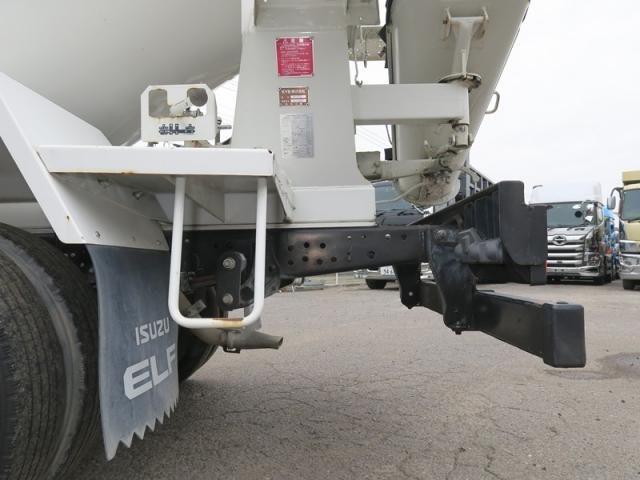 ISUZU ELF 2022