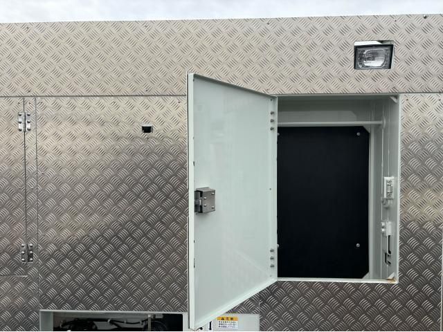 MITSUBISHI FUSOU SUPER GREAT 2025