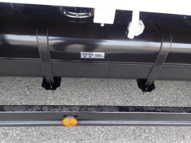 MITSUBISHI CANTER 2025