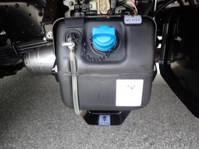 MITSUBISHI CANTER 2025