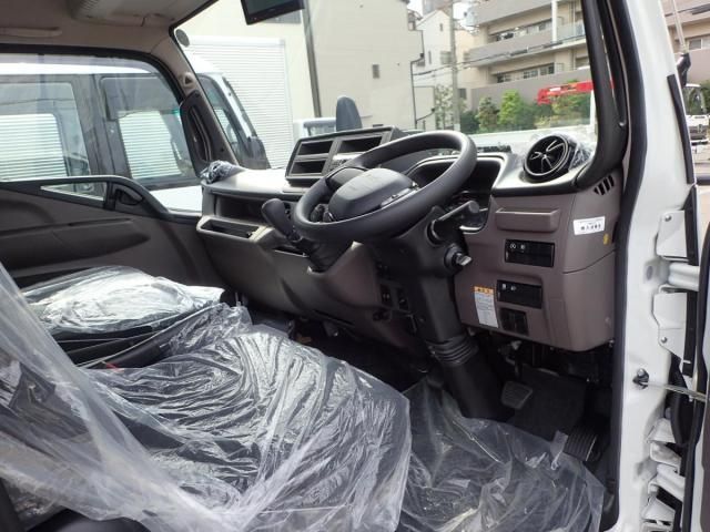 MITSUBISHI CANTER 2025